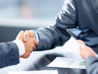 Înțelegere comercială. FOTO ccfb