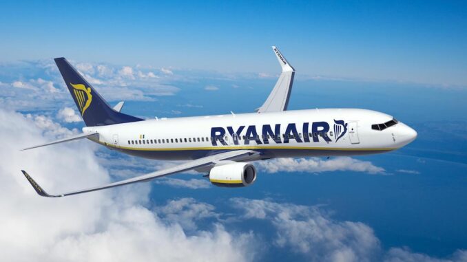 Avion RyanAir. FOTO AIS