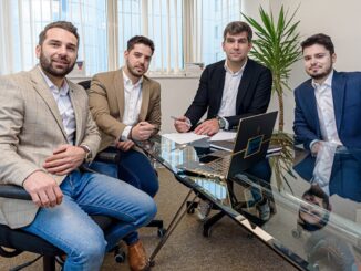 Flavian Popescu (stanga), Mircea Matei, Ovidiu Toma (CEO CryptoDATA Tech), Andrei Stănescu (dreapta)