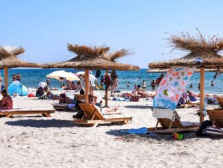 sezlonguri, plaja, mamaia, turisti,