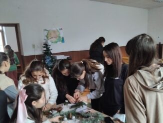 Activități sociale cu adolescenți în cadrul Asociației BUNETI